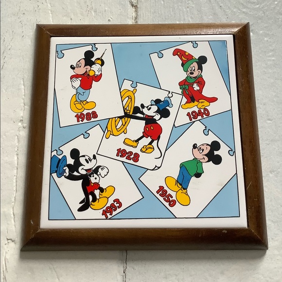 Vintage 1988 Mickey Mouse ceramic & wood wall art trivet - Picture 2 of 3